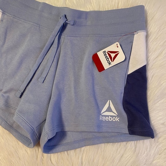 NWT Reebok Women’s Shorts Size Large Pull On Blue‎ Relaxed Stretch - Picture 2 of 7